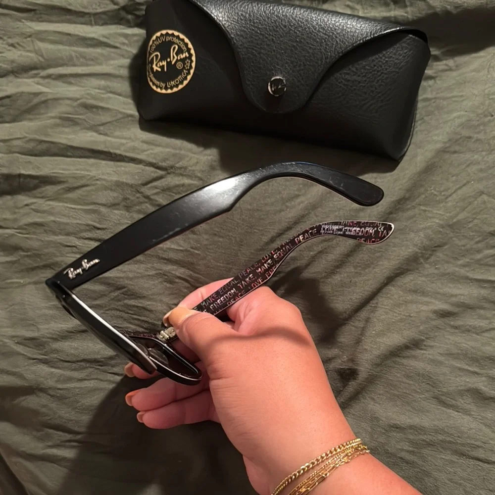 Ray-Ban Classic Black Sunglasses with Case - Picture 7 of 7